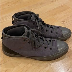 Men’s gray Converse Chuck Taylors size 11